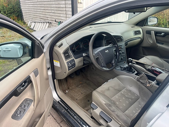Volvo V70 5 of 8