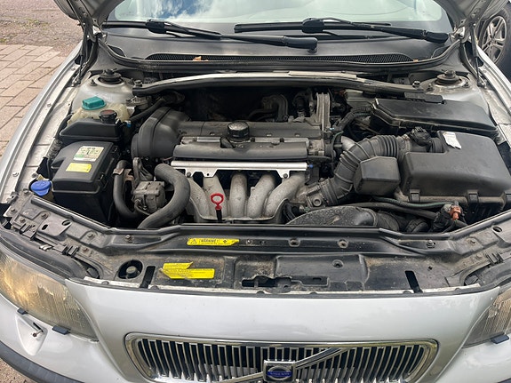 Volvo V70 7 of 8