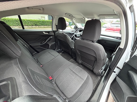 Ford Focus 8 of 12