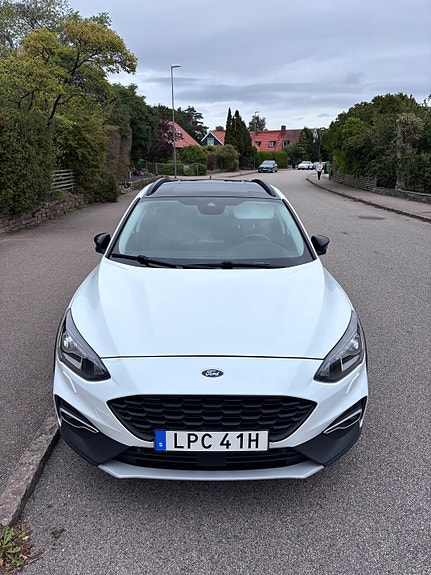 Ford Focus 2 of 12
