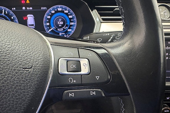 Volkswagen Passat 17 of 28