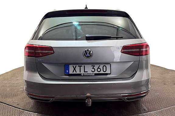 Volkswagen Passat 7 of 28