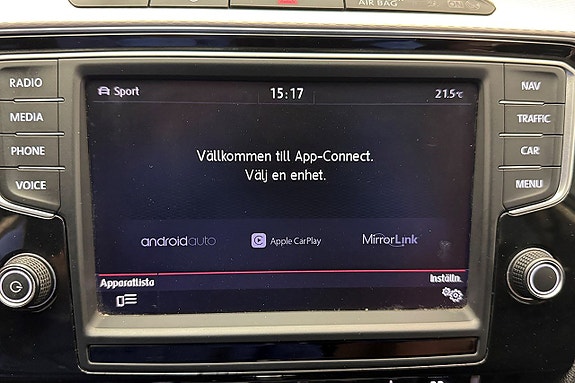 Volkswagen Passat 22 of 28