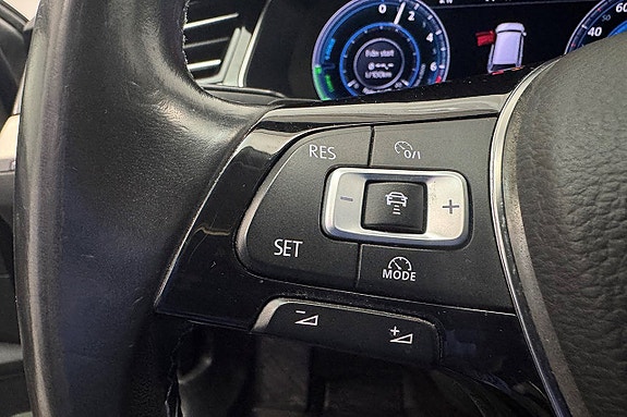 Volkswagen Passat 16 of 28