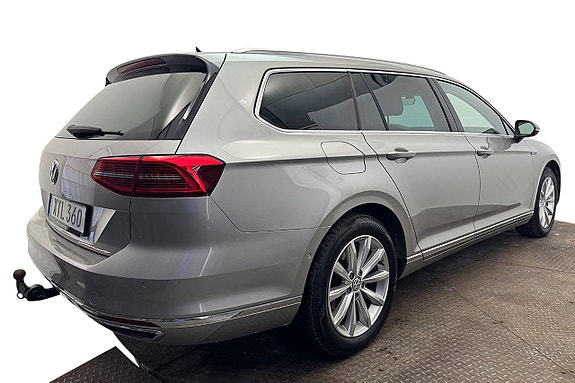 Volkswagen Passat 6 of 28