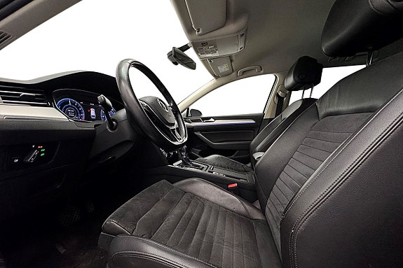 Volkswagen Passat 11 of 28