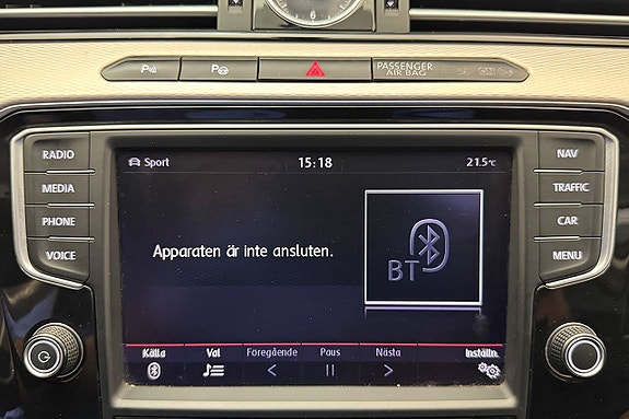 Volkswagen Passat 21 of 28