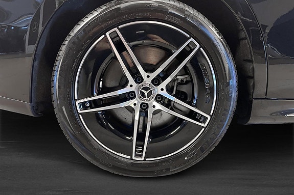 Mercedes-Benz E300 5 of 17