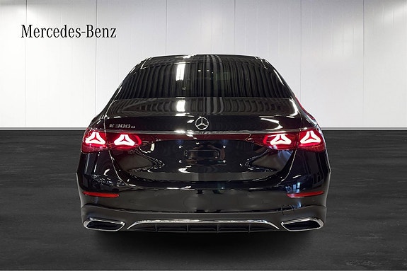 Mercedes-Benz E300 15 of 17
