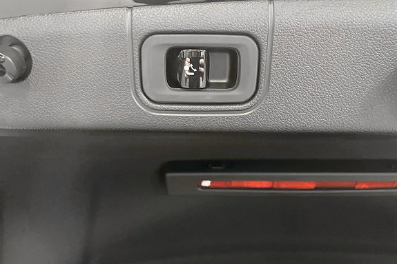 Mercedes-Benz E300 17 of 17