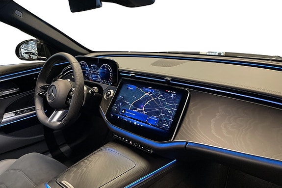 Mercedes-Benz E300 11 of 17