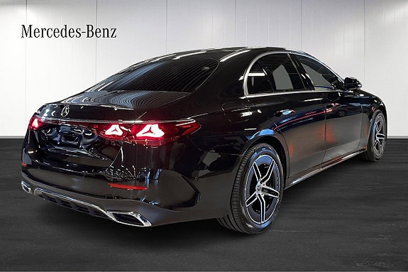 Mercedes-Benz E300 4 of 17