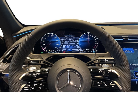 Mercedes-Benz E300 7 of 17