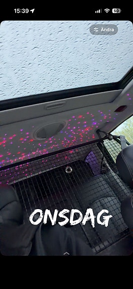 Mercedes-Benz E320 4 of 9