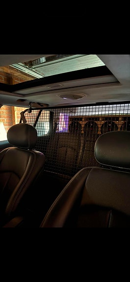 Mercedes-Benz E320 7 of 9