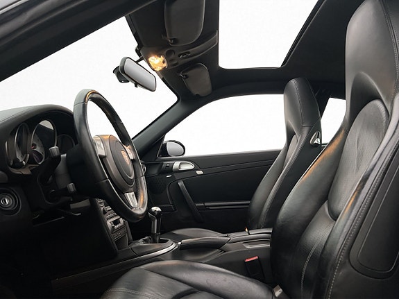 Porsche 911 Carrera 4S 17 of 30