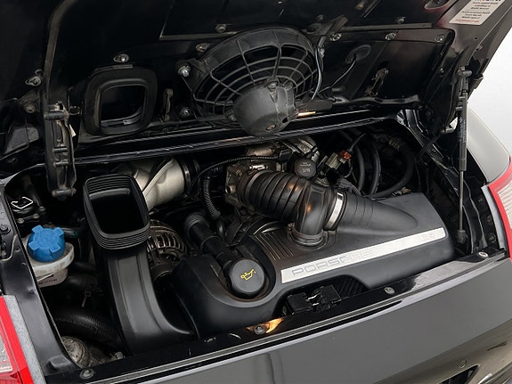 Porsche 911 Carrera 4S 24 of 30