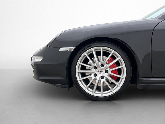 Porsche 911 Carrera 4S 11 of 30