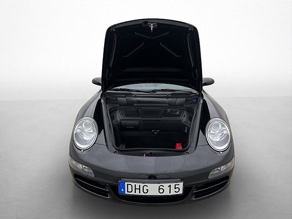 Porsche 911 Carrera 4S 21 of 30