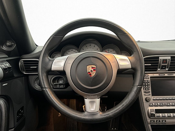 Porsche 911 Carrera 4S 25 of 30