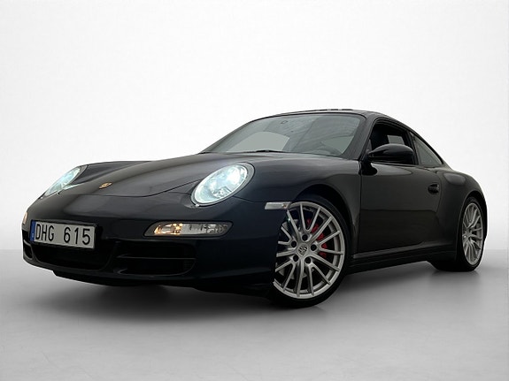Porsche 911 Carrera 4S 2 of 30