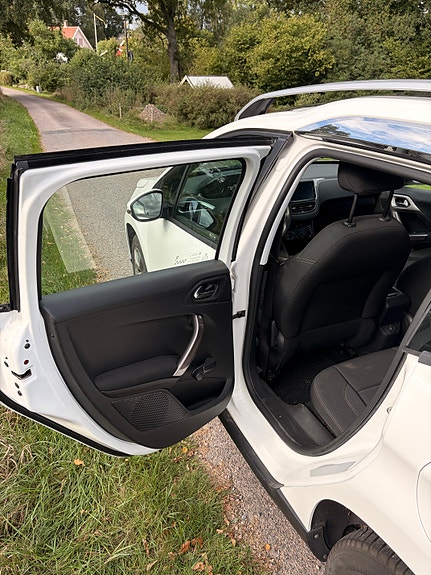 Peugeot 2008 10 of 12