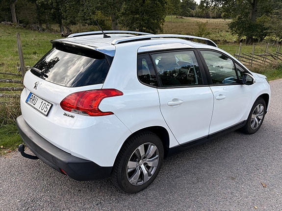 Peugeot 2008 5 of 12