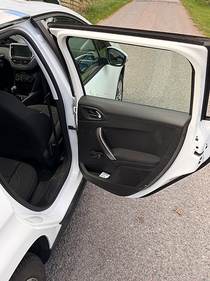 Peugeot 2008 8 of 12
