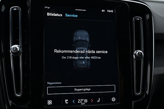 Volvo XC40 14 of 27