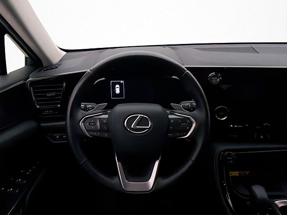 Lexus NX450h+ 15 of 30