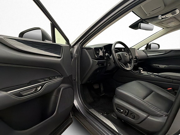 Lexus NX450h+ 12 of 30