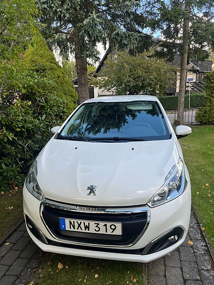 Peugeot 208 5 of 6