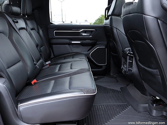 Dodge RAM 1500 9 of 23