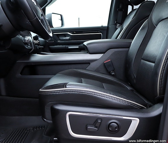 Dodge RAM 1500 12 of 23