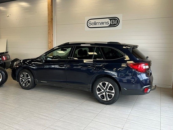 Subaru Outback 2 of 17