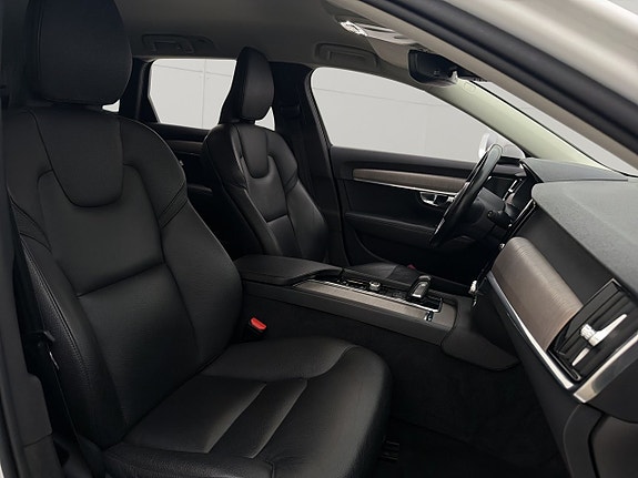 Volvo V90 Cross Country 18 of 30