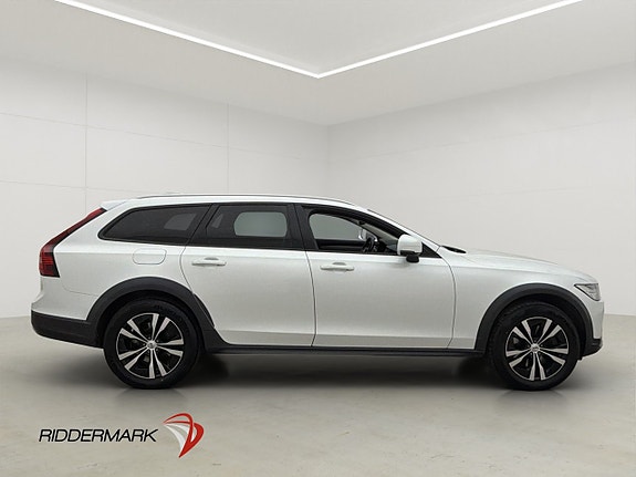 Volvo V90 Cross Country 9 of 30