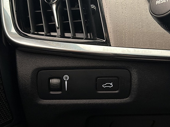 Volvo V90 Cross Country 30 of 30