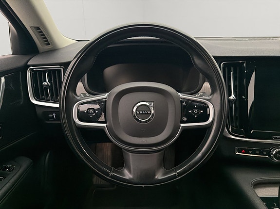 Volvo V90 Cross Country 17 of 30