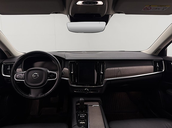 Volvo V90 Cross Country 16 of 30