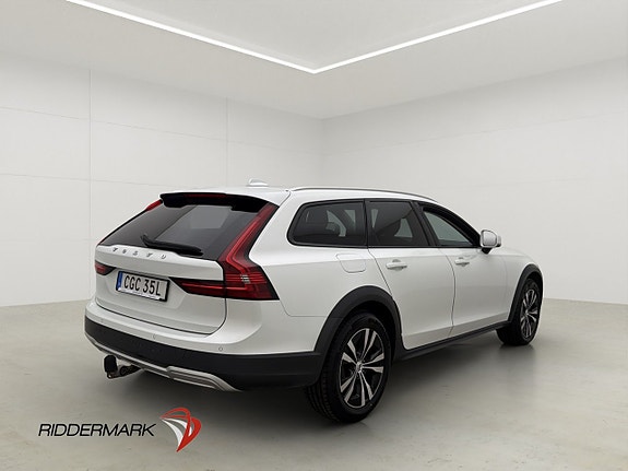 Volvo V90 Cross Country 8 of 30