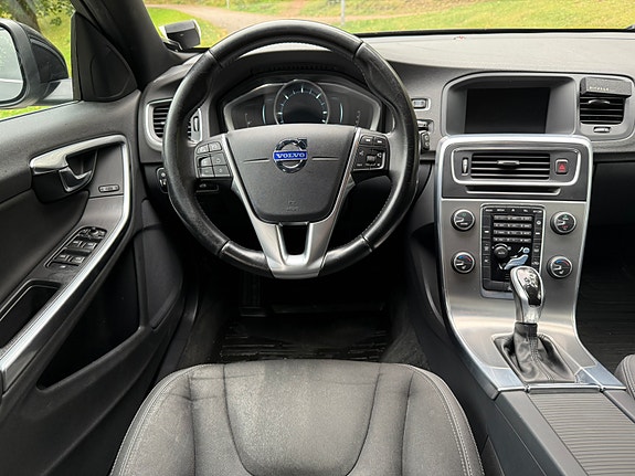 Volvo V60 4 of 5