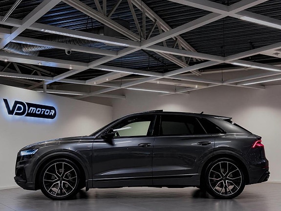 Audi Q8 2 of 22