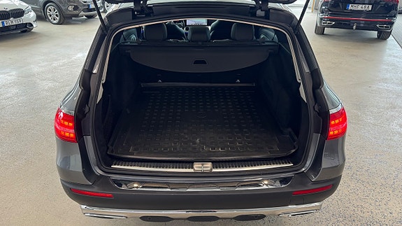 Mercedes-Benz E220 d 3 of 21