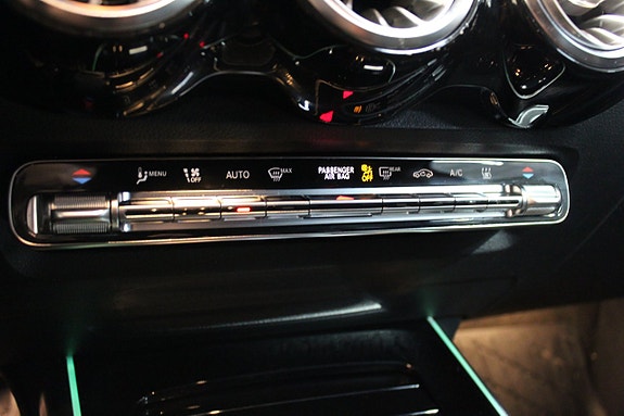 Mercedes-Benz EQB250+ 16 of 24