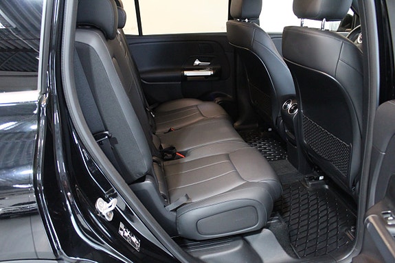 Mercedes-Benz EQB250+ 8 of 24