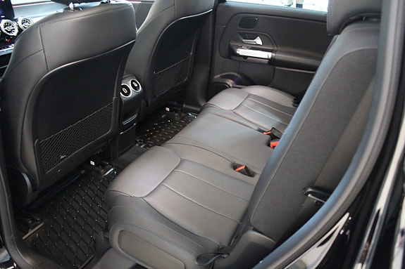 Mercedes-Benz EQB250+ 10 of 24