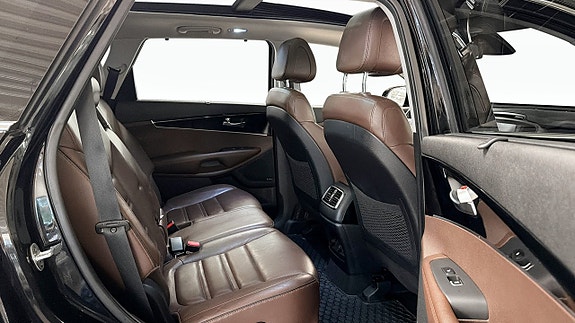 Kia Sorento 5 of 18