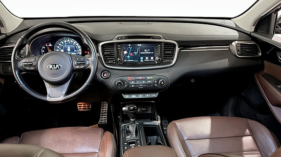 Kia Sorento 4 of 18