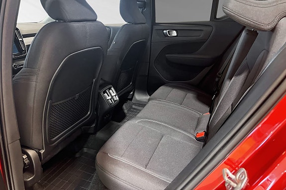 Volvo XC40 8 of 21